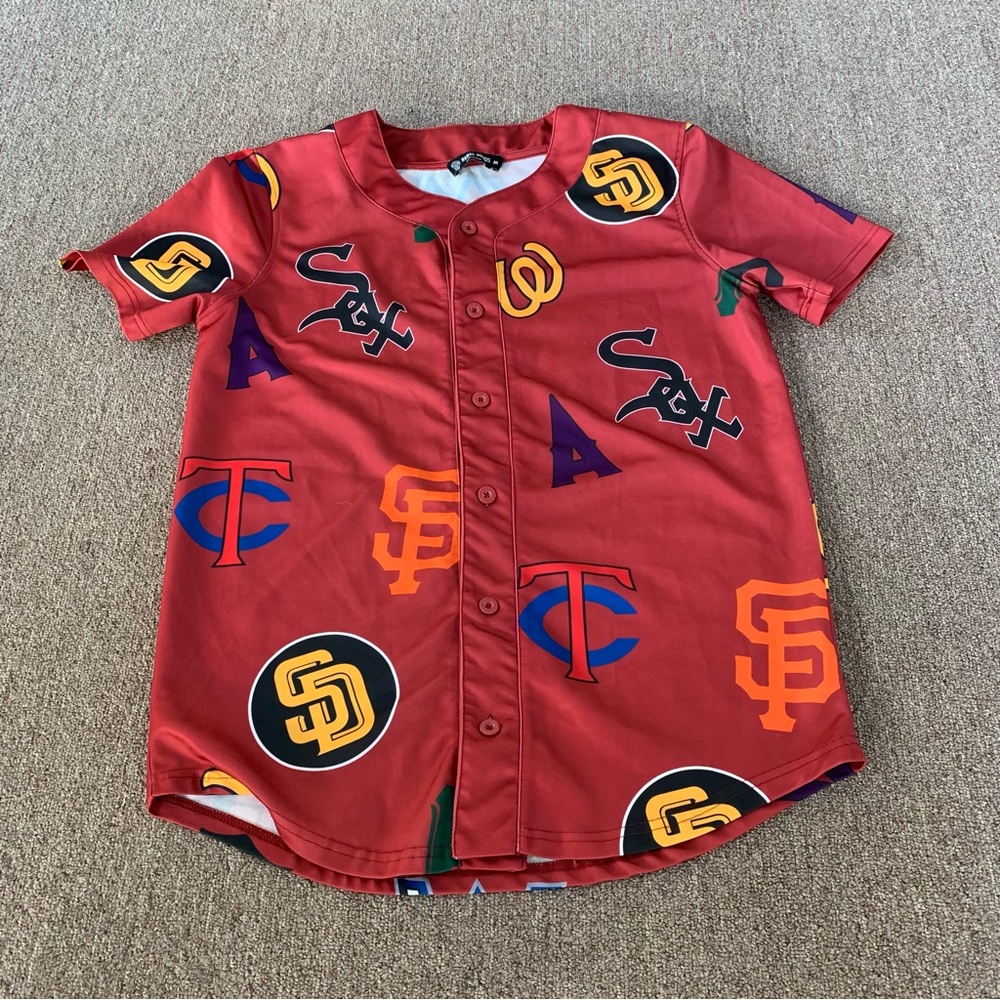 Rebel Minds Baseball Shirt Men Size M Red Curve Hem Short Sleeve Button‎ Up Logo